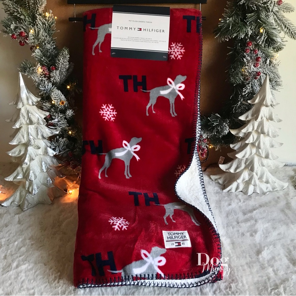 Tommy Hilfiger Hound Dog Labrador Sherpa Throw Pet Blanket